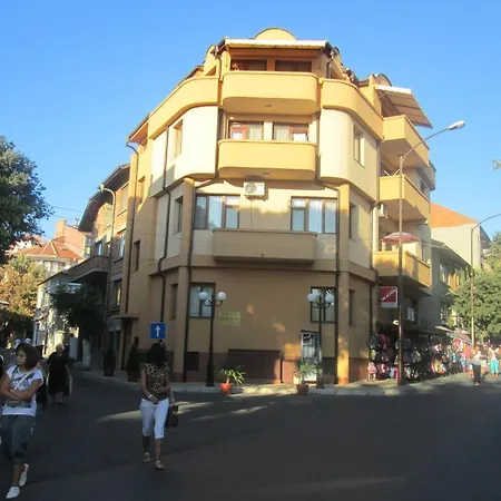 Hristovi & * פומורי